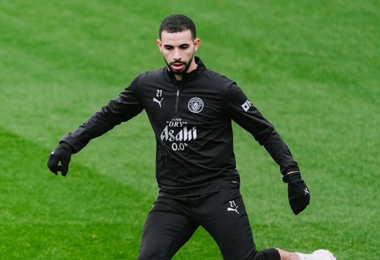 عودة آيت نوري تعزز صفوف مانشستر سيتي بعد غياب طويل مانشستر سيتي